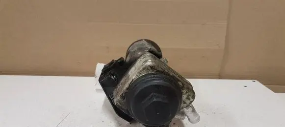 Volkswagen Touran I Oil filter mounting bracket 045115389J