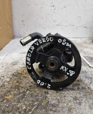 Toyota Corolla Verso AR10 Power steering pump