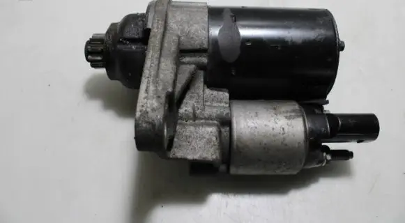 Volkswagen Golf V Starter motor