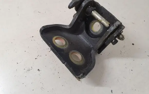 Peugeot 407 Front door lower hinge 