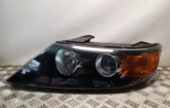 KIA Sorento Headlight/headlamp 921012P090