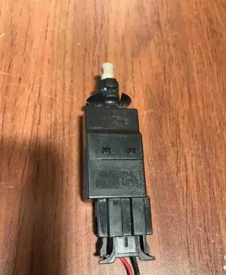 Mercedes-Benz E W211 Brake pedal sensor switch 0015454009