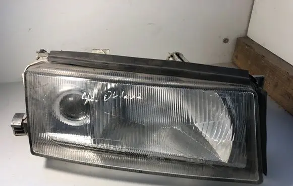 Skoda Octavia Mk1 (1U) Headlight/headlamp 24608600