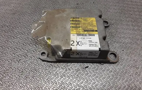 Toyota Avensis T250 Airbag control unit/module 8917005220