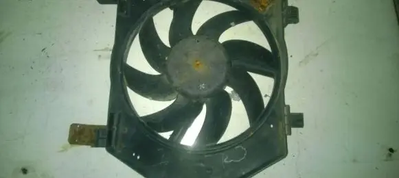 Ford Fiesta Radiator cooling fan shroud
