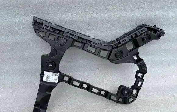Volkswagen PASSAT B8 Rear bumper mounting bracket 3G5807376 2508202