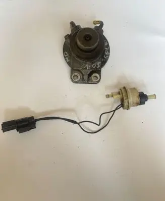 Mitsubishi Pajero Sport I Fuel filter housing 