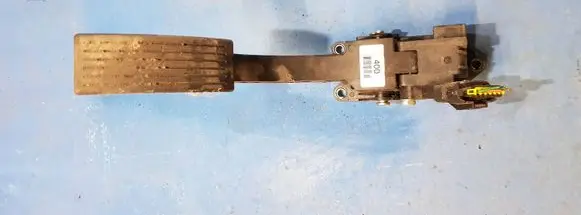 KIA Sorento Accelerator throttle pedal