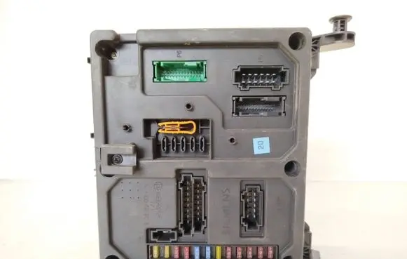 Volkswagen Sharan Fuse module S108145300