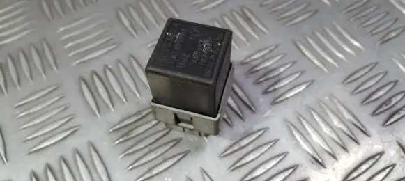 Volvo S40, V40 Other relay mb953394 72hm100
