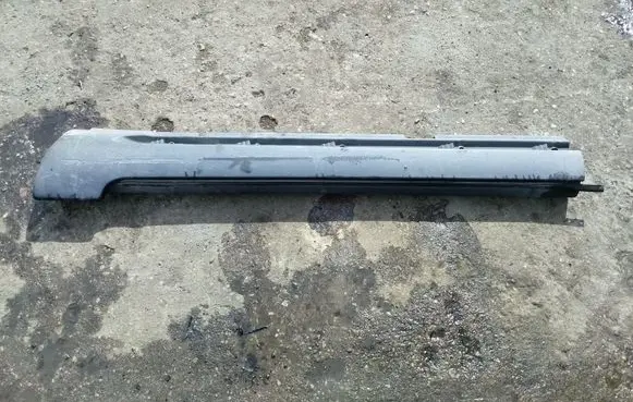 Volvo V70 Side skirt front trim 
