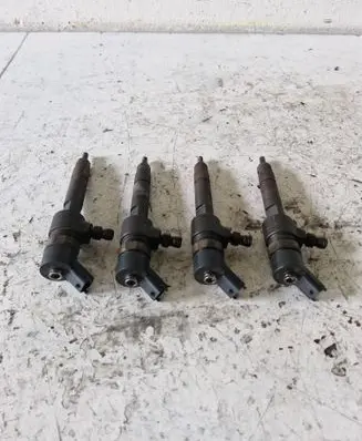 Opel Astra H Fuel injectors set 0445110