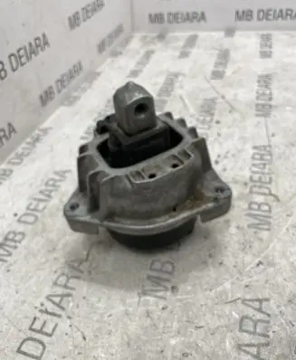 BMW 5 F10 F11 Engine mount bracket 6860234
