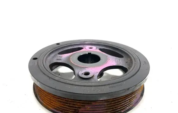 Toyota Avensis T270 Crankshaft pulley 134080R011