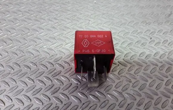 Renault Scenic I Other relay 7700844682A