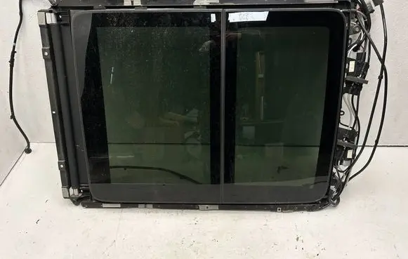 Jeep Grand Cherokee Sunroof glass 