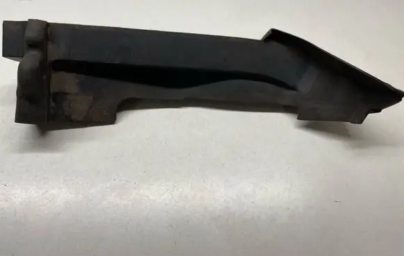 Audi Q7 4M Fender end trim 4M0821170C