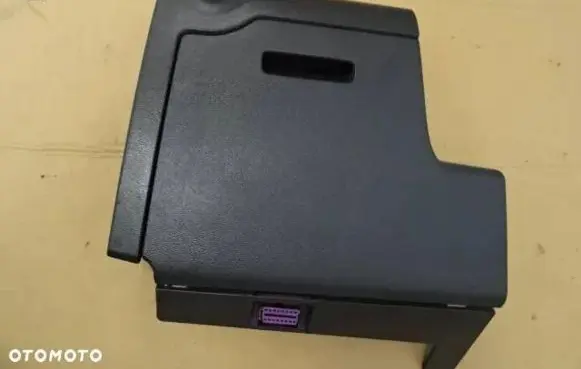 Glove box