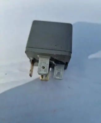 Renault Espace II Other relay 8587872 B047 12V2337