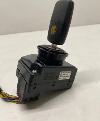 Volkswagen Touareg I Ignition lock 3D0905865E
