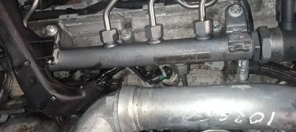 Chrysler 300 - 300C Fuel main line pipe A6420700495