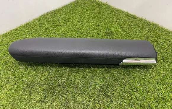 Mercedes-Benz S W221 Front door storage pocket/box A2217270166