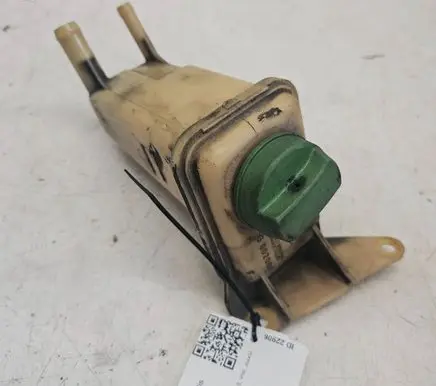 Audi A6 S6 C5 4B Power steering fluid tank/reservoir 8D0422373C