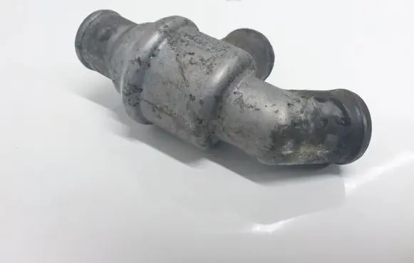 BMW 5 E28 Thermostat/thermostat housing V648580