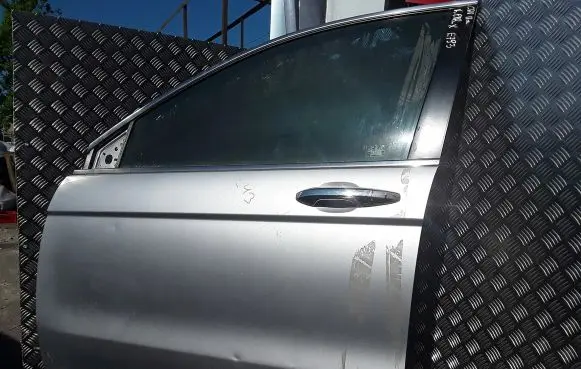 Honda CR-V Front door