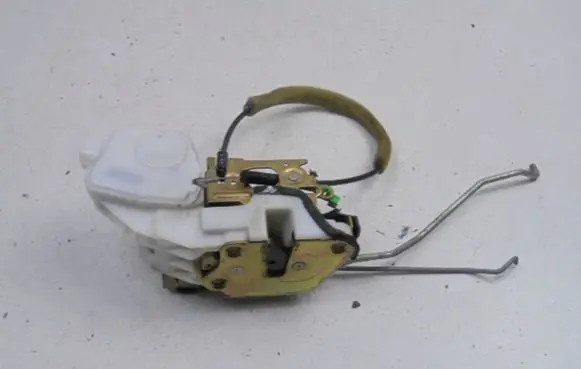 Mitsubishi Pajero Pinin Front door lock