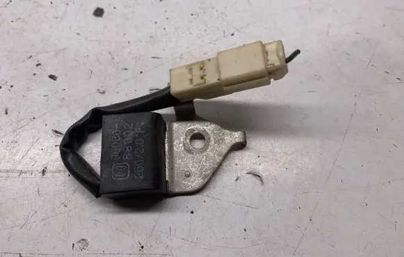 Toyota Avensis T250 Sensor 9008088002 88002 25020F