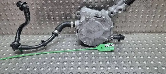 Volkswagen Golf V Vacuum pump S26378569 038145209M