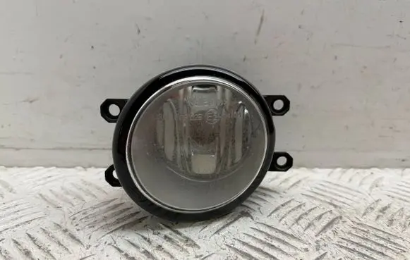 Toyota Avensis T250 Front fog light 812200D040 89210657