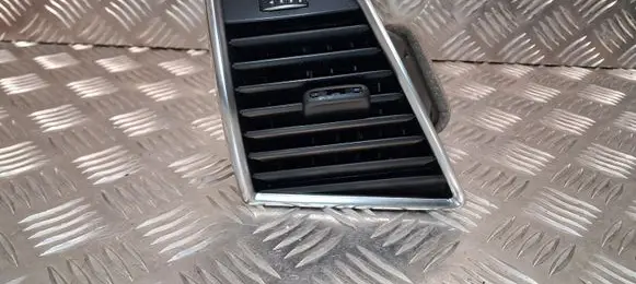 Audi Q5 SQ5 8R Dashboard side air vent grill/cover trim 8R2820902E