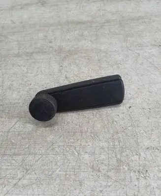 Volkswagen PASSAT B3 Rear door window winding handle 357837579