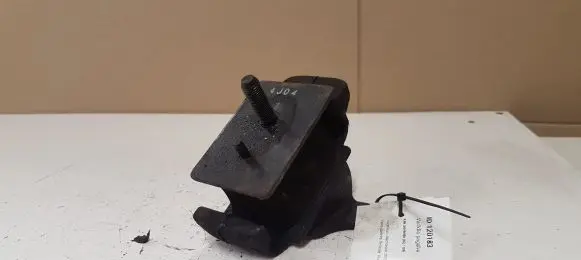 KIA Sorento Engine mount bracket 218123E150