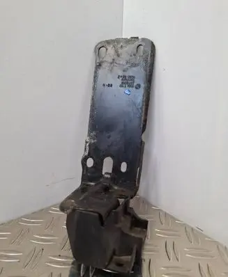 BMW 3 E90 E91 Radiator mount bracket 51647117 23781010 H260BD