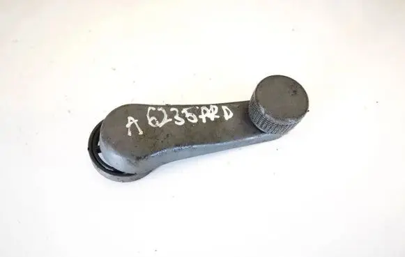 Volkswagen Touran I Front door window winding handle 1H0837581D