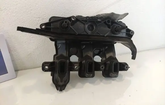 Opel Vivaro Intake manifold 118302761RCAREWAY