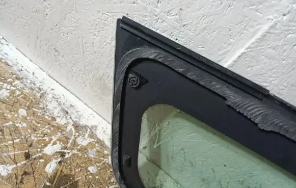 Ford Fusion Rear side window