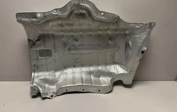 BMW X6 G06 Heat shield in engine bay 9477792