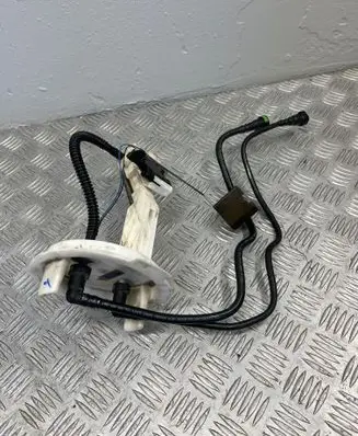 Mercedes-Benz C W204 Fuel level sensor A2044700694 1582881014
