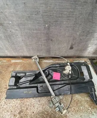 Mercedes-Benz Vito Viano W638 Front door manual window regulator 