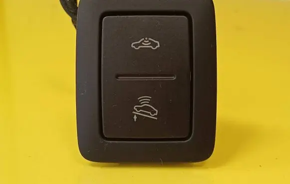 Volkswagen Touran I Alarm switch 1T0962109