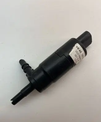 Volkswagen Golf V Headlight washer pump 3B7955681
