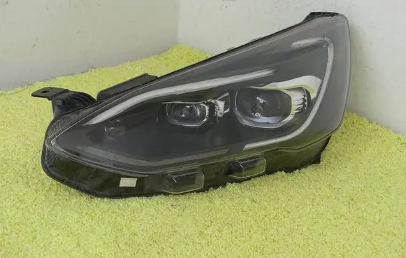 Ford Focus Headlight/headlamp JX7B13E017AJ JX7B13626BH