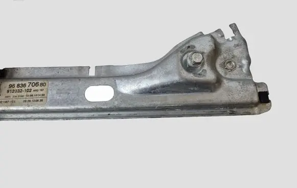 Peugeot 5008 Rear door window regulator with motor 9683670680 912032102