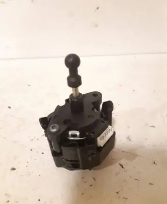 Headlight level adjustment motor