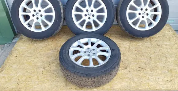 Honda CR-V R18 alloy rim 
