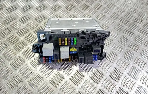 Mercedes-Benz E W211 Fuse module 2115453901